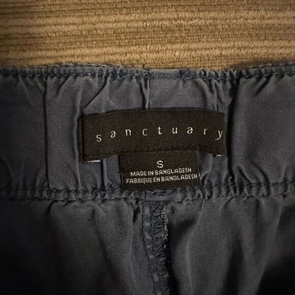 Sanctuary pull on shorts small - Picture 2 of 6
